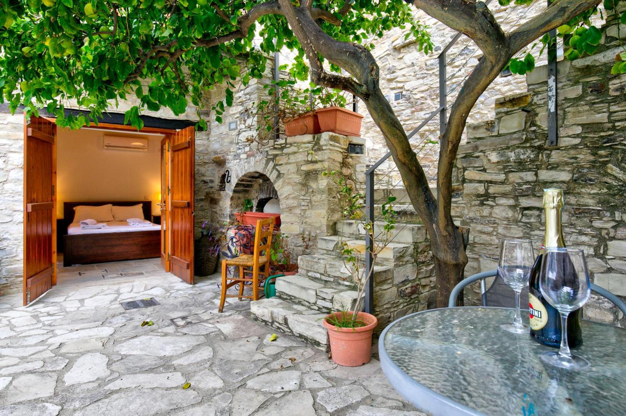 Annis House Hotell Lefkara Exteriör bild